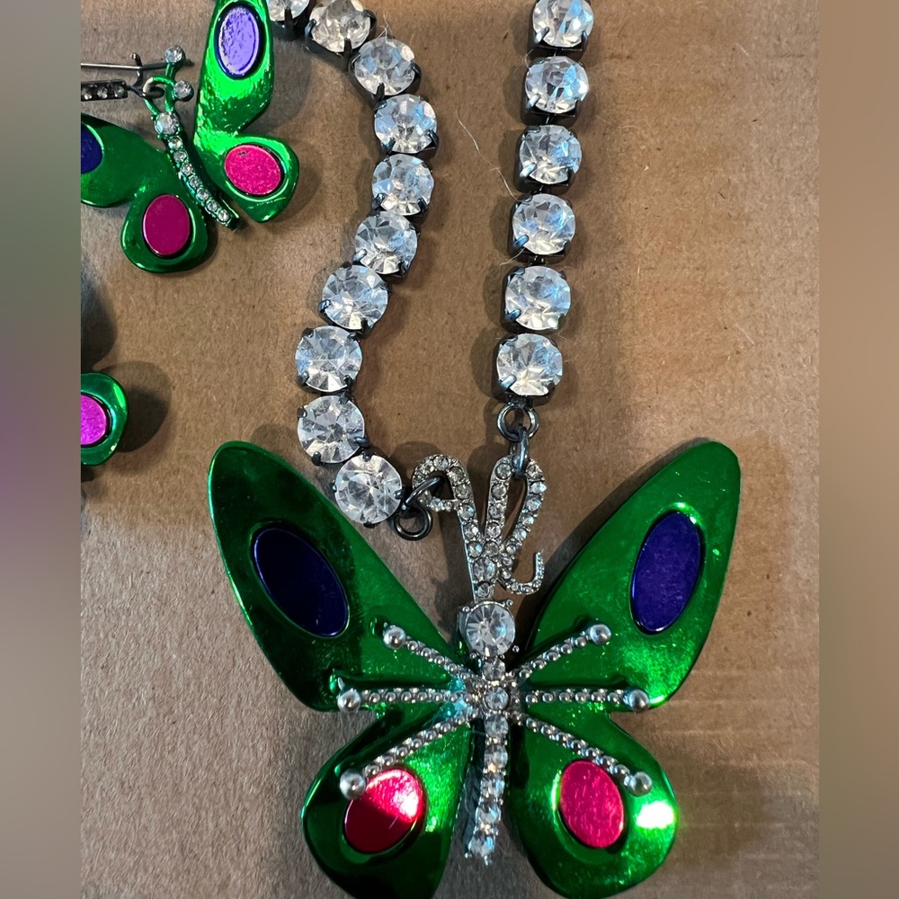 NEW BETSY JOHNSON Butterfly Jewelry Set - Picture 6 of 11